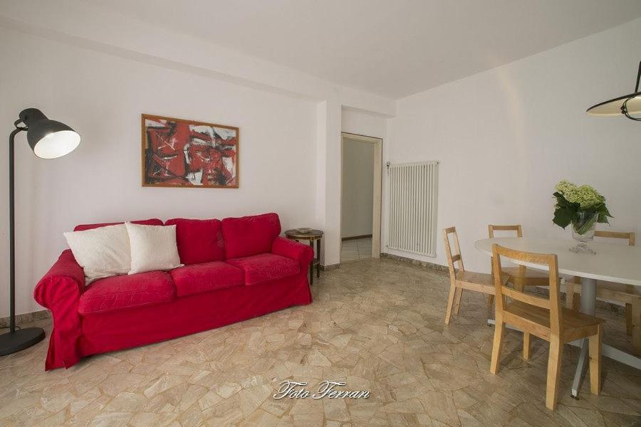 Casa Vacanze Gli Ulivi Del Lago Villa Sale Marasino Exteriör bild